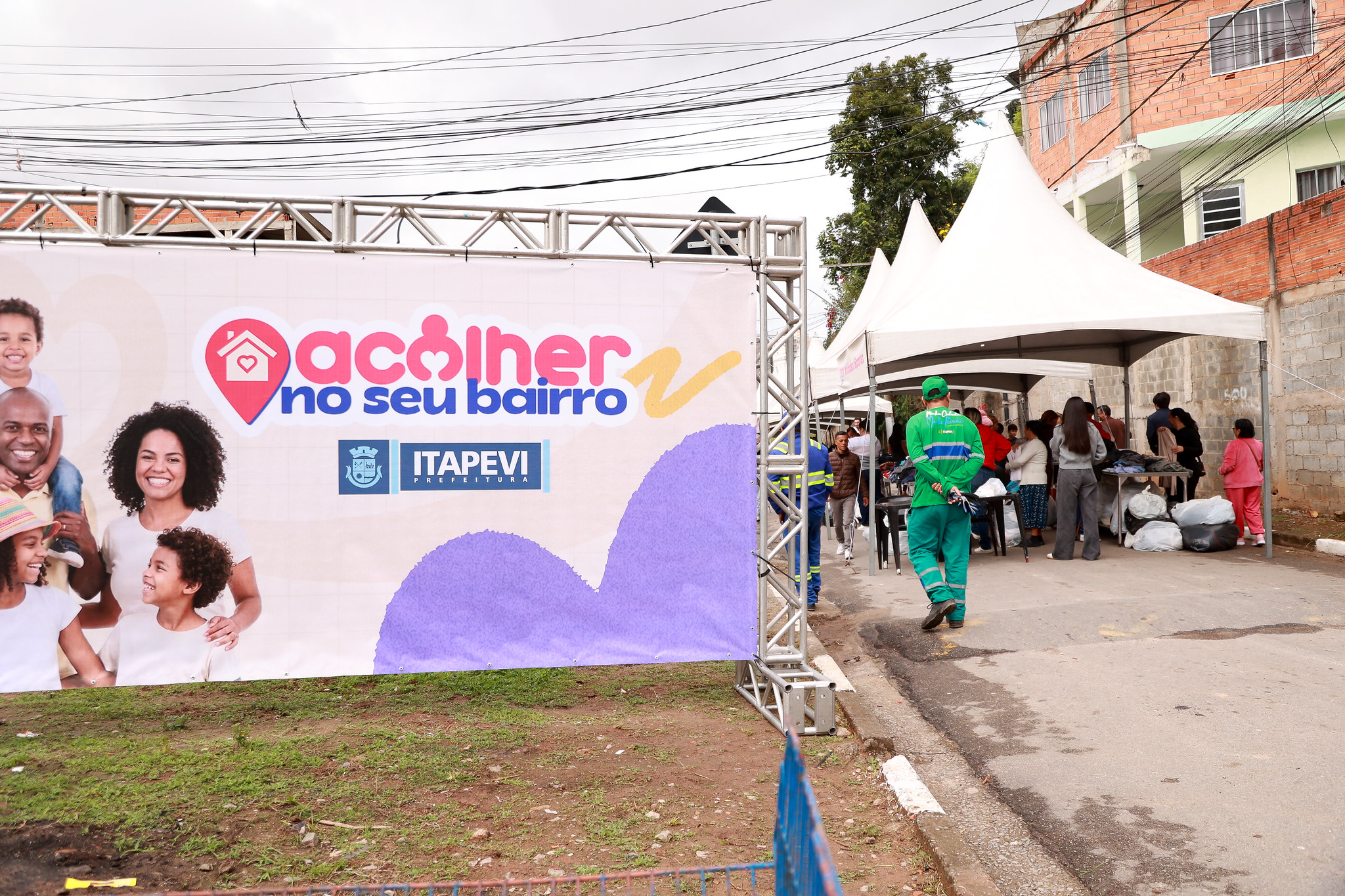 Acolher no Seu Bairro chega à 3ª edição com distribuição de agasalhos, vacinação e serviços gratuitos na Cohab