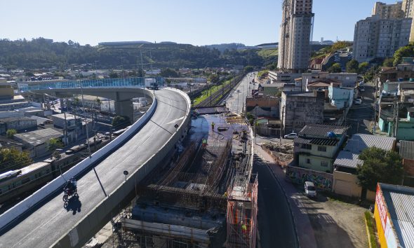 Segundo viaduto recebe novas vigas e terá interdições no fim de semana